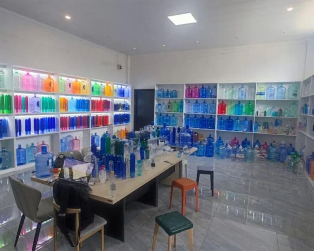 PET preform sample room